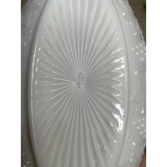 Vintage Grape Milk Glass, Imperial Glass-Ohio Corp. 1950-1980 - Picture 3 of 7